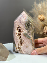 PARIS Quartzy Pink Amethyst Flower Agate Tower