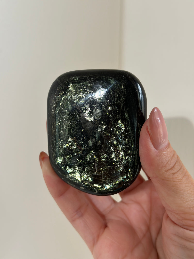 Tetra Phlogopite Palm Pocket Stone