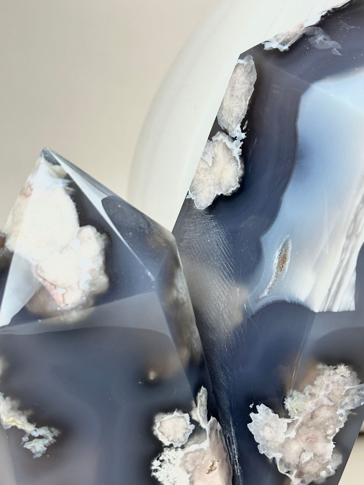 DOUBLE POINT FLOWER AGATE STATEMENT TOWER (VICTOR)