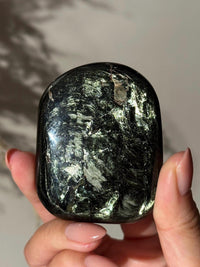Rare Russian Mineral Tetraphlogopite Palm Stone Tetra Flogopite Palmstone Pocket Stone Gift for Crystal Collector #2